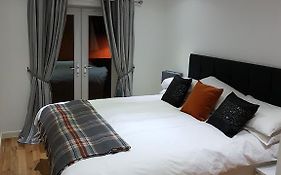 Langley Apartment City Centre 2 Min Walk To Secure Parking Part Of Langley Serviced Apartments